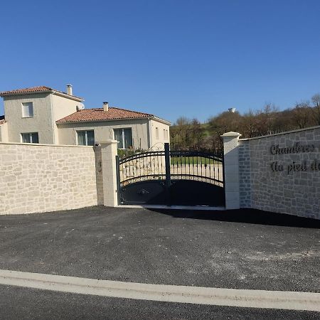 LéovilleAu Pied Du Lariat住宿加早餐旅馆 外观 照片